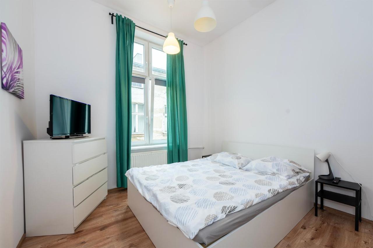 Luxury Location-bright&parking *